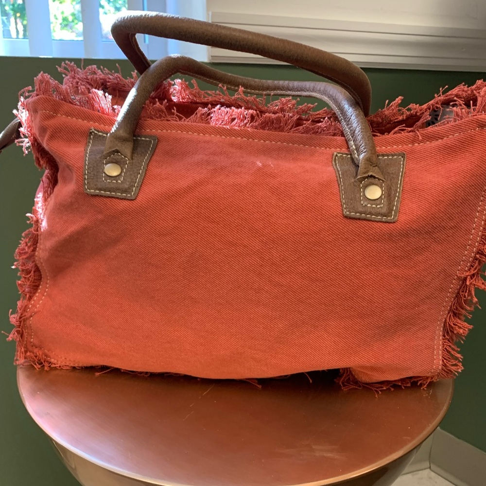 Myra Vintage Style Tote Bag - Picture 2 of 10